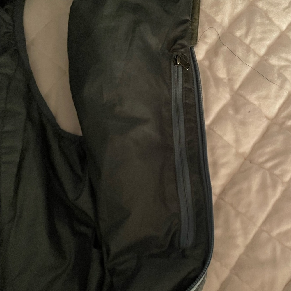 Patagonia Women's Nano Puff Vest M — Pesto Green - Picture 6 of 8